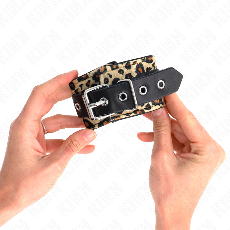 KINK - LEOPARD HANDGELENKFESSEL AUS ECHTLEDER, VERSTELLBAR 18-29 CM X 5,5 CM – Bild 4